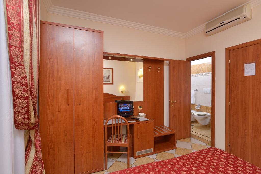 Hotel Chicago Rome Exterior photo